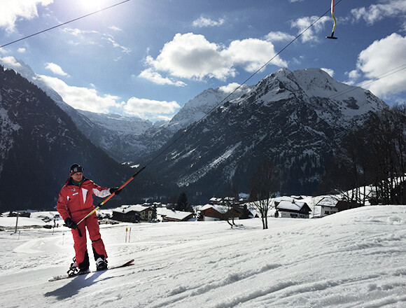 Snowboardlehrer Gotthard | © Kleinwalsertal Tourismus eGen