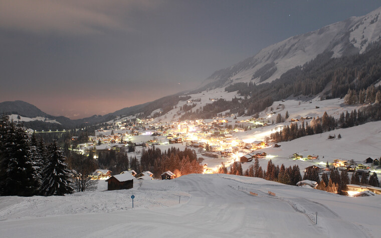 Panorama valley at night | © Kleinwalsertal Tourismus eGen | Photographer: Frank Drechsel