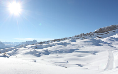 Gottesacker mit Panoramaweg und Skigebiet Ifen | © Kleinwalsertal Tourismus