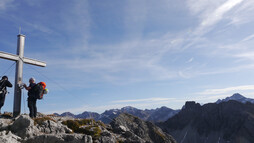 Am Gipfel der Hochgehrenspitze | © Outdooractive Premium