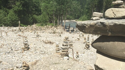 Cairn forest on the gravel bank | © Kleinwalsertal Tourismus eGen