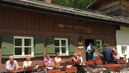 Sonnenterrasse der Inneren Wiesalpe | © Kleinwalsertal Tourismus eGen