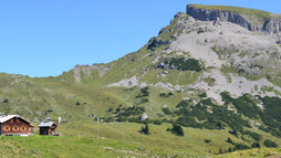 Der Hohe Ifen mit der Alpe Ifersgunt | © Kleinwalsertal
