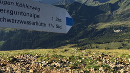 Abstieg vom Plateau zur Ifersguntenalpe | © Kleinwalsertal Tourismus eGen