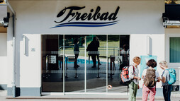 Freibad Riezlern | © Kleinwalsertal Tourismus | @Philip Herzhoff