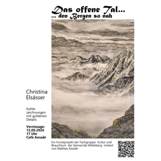 Ein Kunstwerk von Christina Elässer zeigt eine faszinierende Szenerie mit Bergen und Nebel. Die Zeichnung kombiniert grafische Details und künstlerische Elemente.