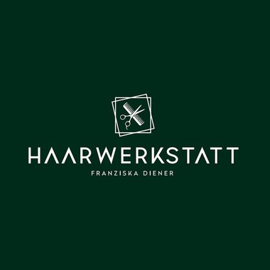 EinLogo für einen Friseursalon namens "Haarwerkstatt". Es zeigt Scheren und Kämme auf grünem Hintergrund. | © Friseur Haarwerkstatt | Franziska Diener Logo