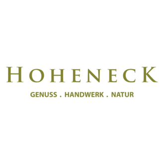 Ein stilvolles Logo mit dem Namen "Hoheneck". Der Slogan betont Genuss, Handwerk und Natur.
