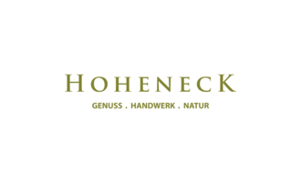 Ein stilvolles Logo mit dem Namen "Hoheneck". Der Slogan betont Genuss, Handwerk und Natur.