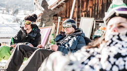 Chillen im Liegestuhl | © Kleinwalsertal Tourismus eGen | Fotograf: Mariell Vikkisk