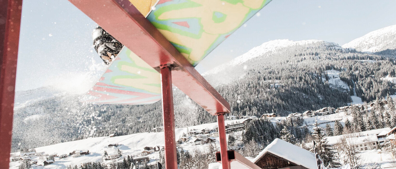 Sliden mit dem Snowboard | © Kleinwalsertal Tourismus eGen | Fotograf: Mariell Vikkisk