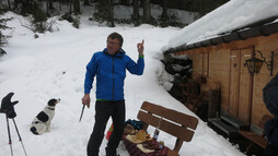 Genuss-Schneeschuhtour mit Herbert Edlinger | © Kleinwalsertal Tourismus eGen | Fotograf: Antje Pabst