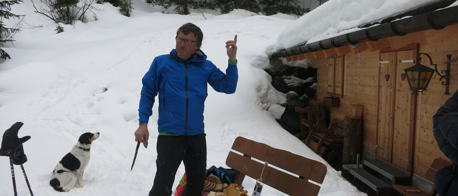Genuss-Schneeschuhtour mit Herbert Edlinger | © Kleinwalsertal Tourismus eGen | Fotograf: Antje Pabst