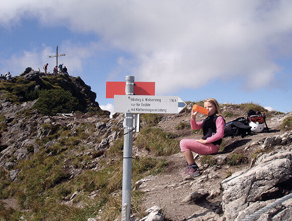 Kleine Pause auf dem Gipfel | © Kleinwalsertal Tourismus eGen 