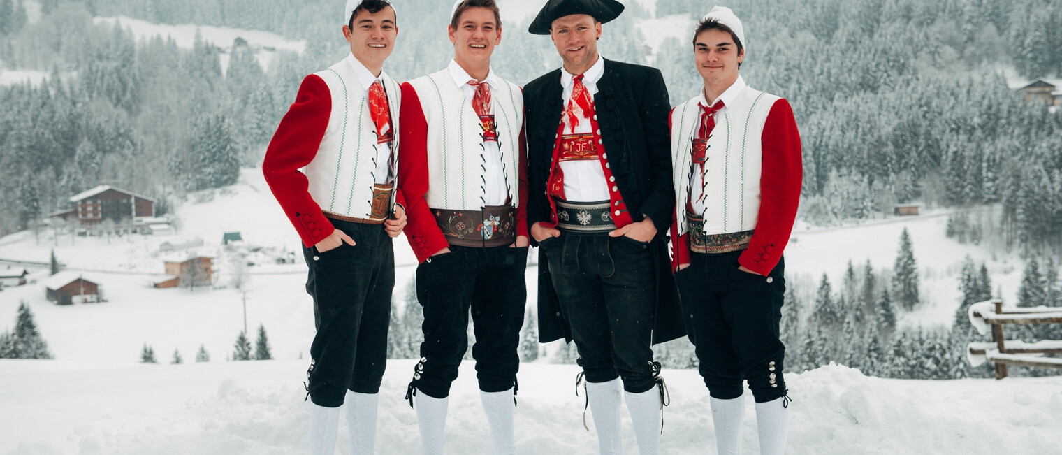 Walser men's traditional clothing in winter | © Trachtengruppe Kleinwalsertal |Photographer: Stefan Klauser