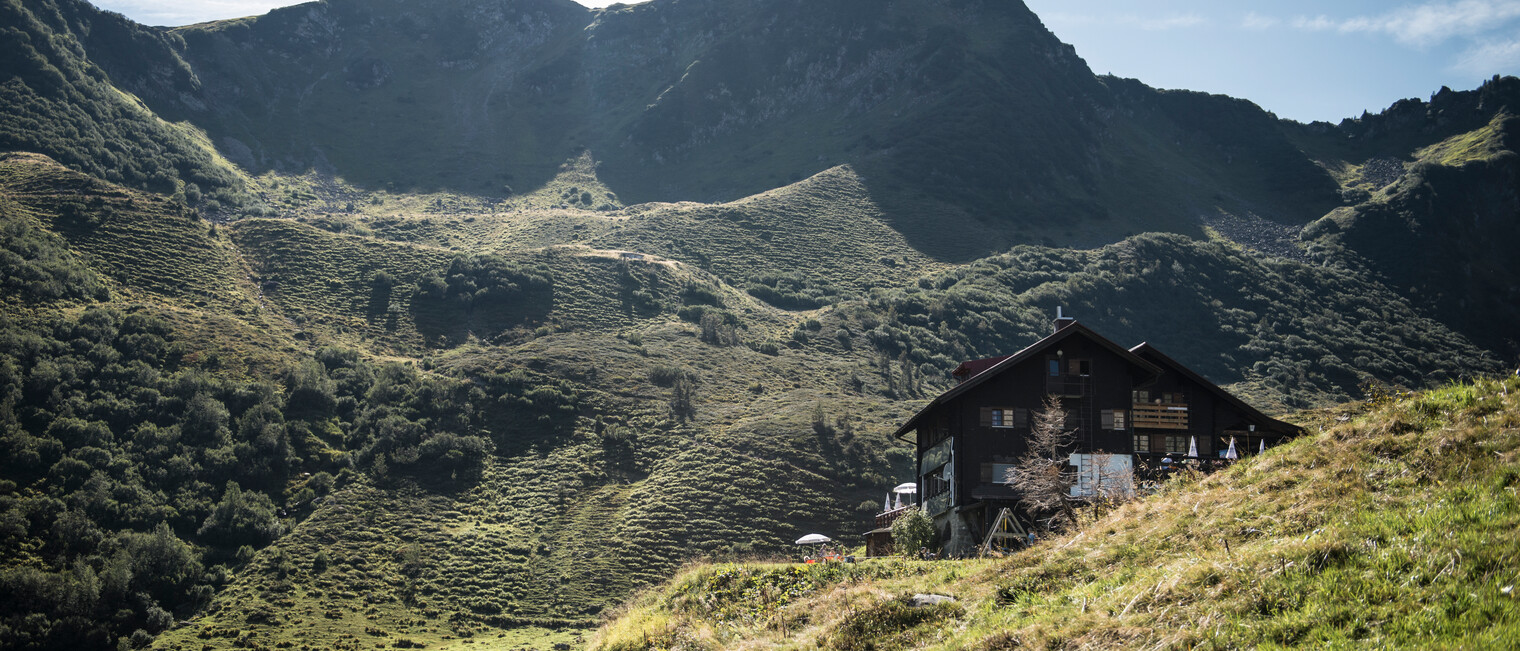 Schwarzwasserhütte im Herbst | © Kleinwalsertal Tourismus eGen | Fotograf: Andre Tappe