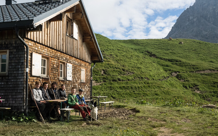 Shepherds on the Hochalpe Bärgunt | © Kleinwalsertal Tourismus eGen | Photographer: Andre Tappe