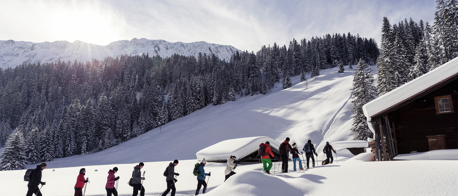 Schneeschuhwandern im Schwarzwassertal | © Kleinwalsertal Tourismus eGen | Fotograf: Oliver Farys
