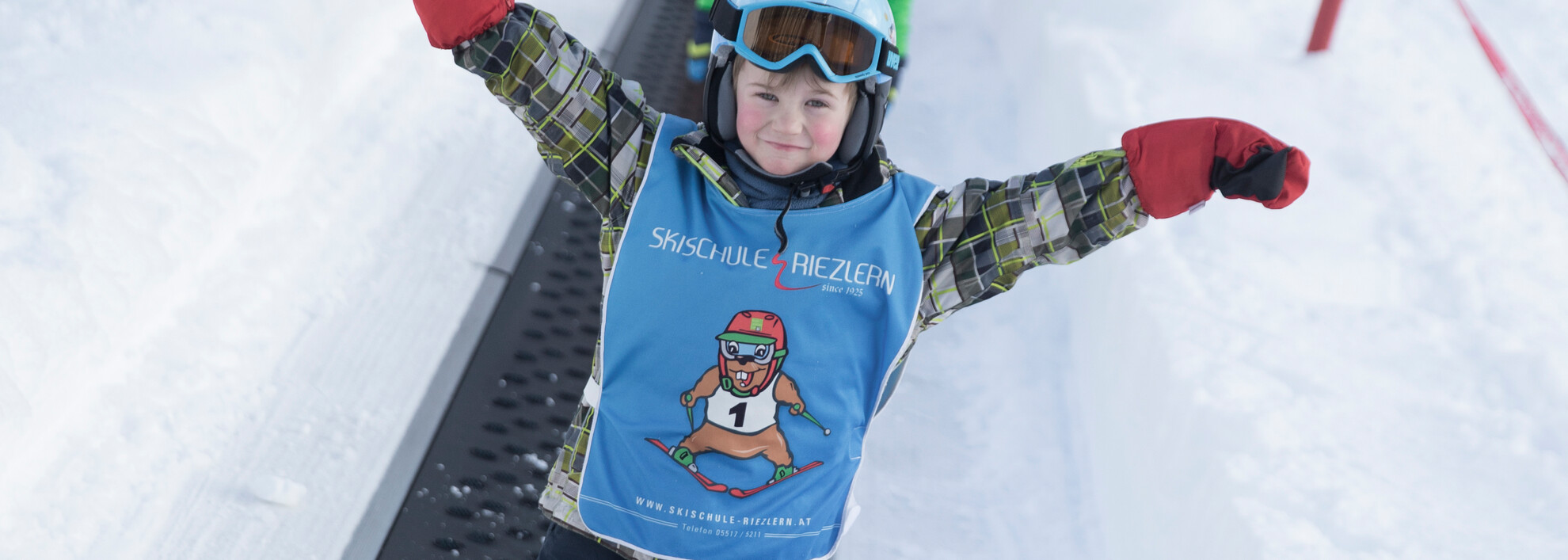  Children's ski course with Burmi | © Kleinwalsertal Tourismus eGen | Photographer: Oliver Farys