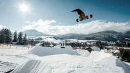 Crystal Ground Snowpark jump | © Crystal Ground Snowpark | Photographer: Stefan Eigner