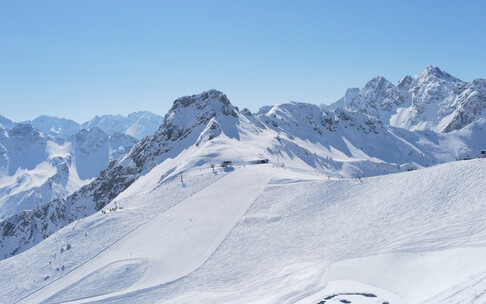 Skiarea at the Kanzelwand | © Kleinwalsertal Tourismus  | Photographer: Clemens Paul