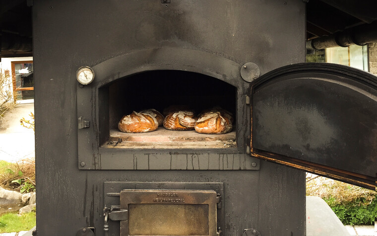 Frisches Brot aus dem Ofen am Wochenmarkt | © Kleinwalsertal Tourismus