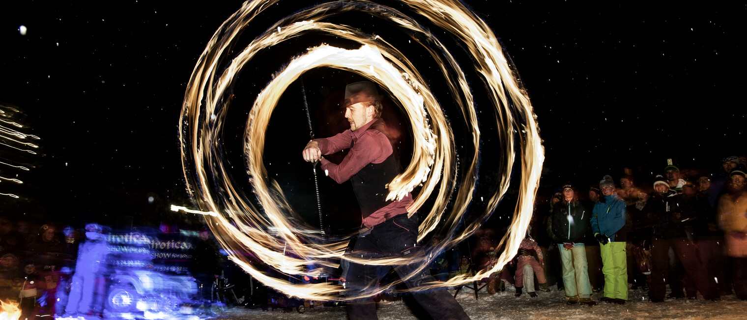 Feuershow beim Advent E'Lüüta | © Kleinwalsertal Tourismus eGen | Fotograf: Dominik Berchtold
