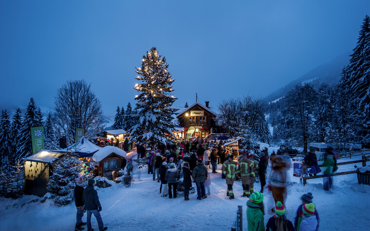 Advent E'Lüüta beim Walser Adventszauber | © Kleinwalsertal Tourismus eGen | Fotograf: Dominik Berchtold