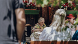 Antonie Schneider at the Festival of Literature 2023 | © Kleinwalsertal Tourismus | Photographer: Philipp Herzhoff