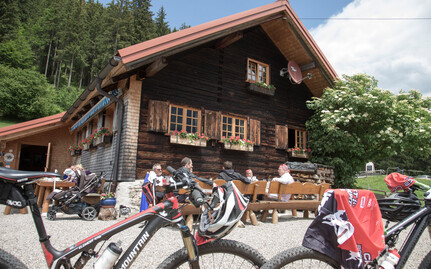 Stop on the mountain bike tour | © Kleinwalsertal Tourismus eGen | Photographer: Frank Drechsel
