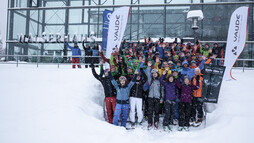 Participant group at the VAUDE ski touring camp | © Mountain World Oberstaufen | Photographer: Moritz Sonntag