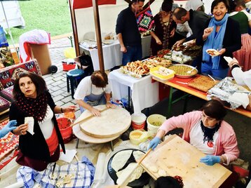 Kulinarik beim Fest der Kulturen | © Sozialarbeit Kleinwalsertal