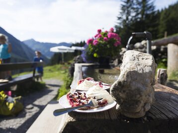 Genuss auf der Alp | © Wandern @Oliver Farys