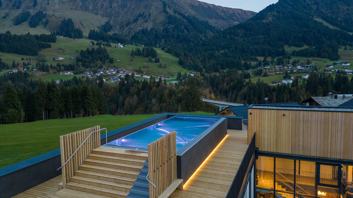 Rooftop Infinity Pool | © Genuss- & Aktivhotel Sonnenburg |Heike Wohlgenannt