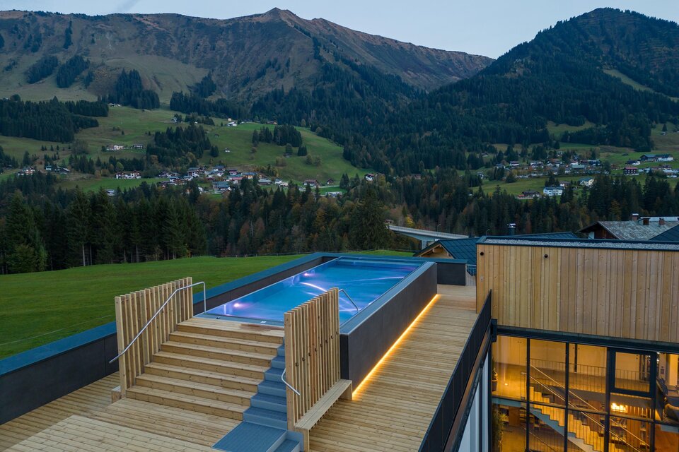 Rooftop Infinity Pool | © Genuss- & Aktivhotel Sonnenburg |Heike Wohlgenannt