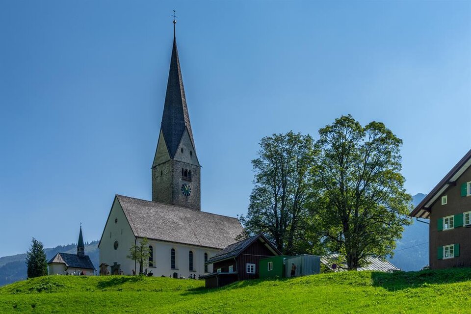 Pfarrkirche St. Jodok Mittelberg Sommer