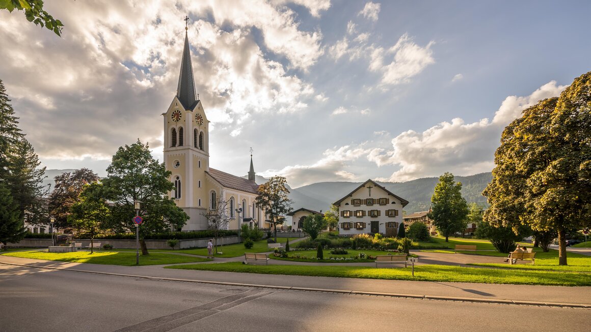 Pfarrkirche Riezlern | © Kleinwalsertal Tourismus eGen | Steffen Berschin