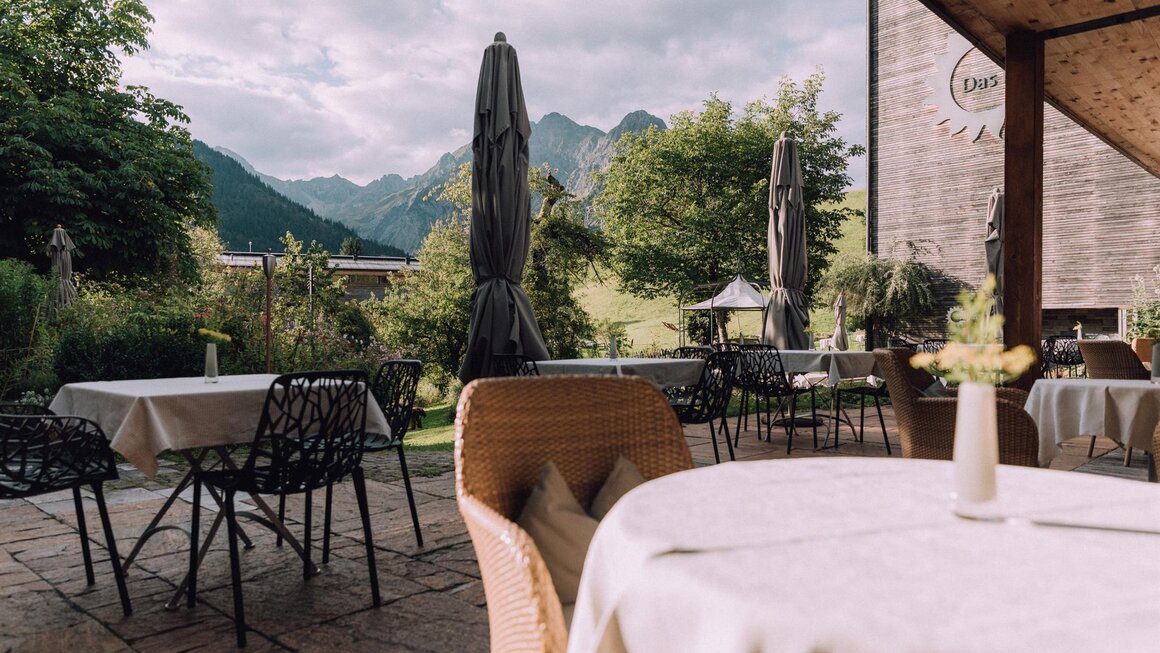 Berg_Natur_Restaurant_Terrasse_Chesa Valisa Sommer