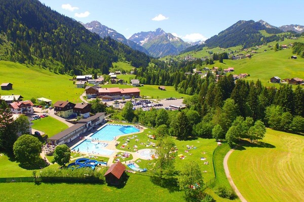 outdoor pool Riezlern