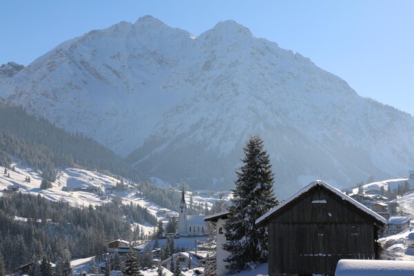Winter Blick auf Hirschegg, Elfer und Zwölfer