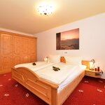 Photo of SKI, Hotel suite, shower, toilet, 2 bed rooms